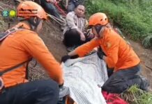 Pendaki Alami Patah Tulang di Gunung Abang Kintamani, Dievakuasi Tim SAR di Tengah Hujan dan Kabut Gunung Abang,