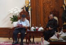 Gubernur Koster Minta Dukungan Bappenas Percepat Infrastruktur Bali Gubernur Bali Wayan Koster menerima Menteri PPN Kepala Bappenas Rachmat Pambudy di Gedung Jayasabha Denpasar