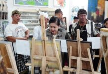 Ny. Putri Koster Ajak Seniman Ajegkan Lukisan Bali Asli, Buka Pameran Aboedt Art di Ubud Ny Putri Koster membuka pameran lukisan Aboedt Art di Toko Seni Warna Lodtunduh Ubud Gianyar