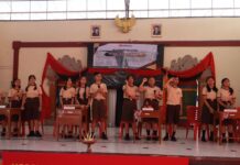 Bawaslu Tabanan Edukasi Demokrasi Pelajar Lewat Klompencapir Siswa SMP Negeri 1 Tabanan mengikuti Klompencapir Pemilu dan Demokrasi yang digelar Bawaslu Tabanan.