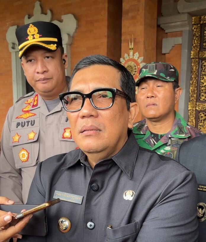 Bupati Tabanan I Komang Gede Sanjaya menanggapi polemik kelangkaan obat di RSUD Tabanan dan memberikan peringatan keras kepada jajaran direksi rumah sakit.