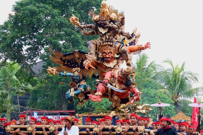 Bupati Tabanan I Komang Gede Sanjaya membuka Puncak Festival Ogoh-Ogoh Singasana III 2026 di Gedung Kesenian I Ketut Marya Tabanan