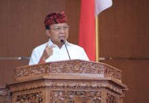 Koster Bongkar Capaian Bali! Ekonomi Tumbuh 5,82%, Terbaik 7 Tahun Gubernur Bali Wayan Koster menyampaikan pidato capaian ekonomi 2025 di DPRD Bali