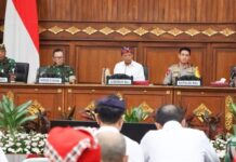 Koster Ajak Forkopimda Mitigasi Konflik Jelang Nyepi dan Idul Fitri Gubernur Bali Wayan Koster membuka rapat koordinasi penanganan konflik sosial menjelang Nyepi dan Idul Fitri di Kantor Gubernur Bali