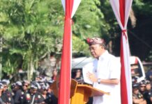Gelar Agung Pecalang Bali 2026, Koster Pimpin Ribuan Pecalang Ribuan pecalang desa adat se-Bali mengikuti Gelar Agung Pecalang Bali 2026 yang dipimpin Gubernur Bali Wayan Koster di Lapangan Niti Mandala Renon Denpasar.