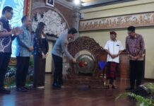 Koster Hadiri Peresmian Website Cakrawasi Polda Bali untuk Pengawasan WNA Gubernur Bali Wayan Koster menghadiri peresmian Website Cakrawasi dan Command Center Ditintelkam Polda Bali di Gedung Presisi Polda Bali