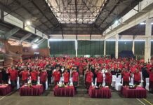 Koster Kukuhkan Pengurus PDIP Denpasar, Tegaskan Amanah Perjuangan untuk Rakyat Wayan Koster mengukuhkan ribuan pengurus anak ranting, ranting dan PAC PDIP se-Kota Denpasar di GOR Kompyang Sujana Denpasar