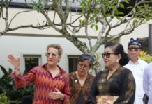 TP PKK Bali dan Konjen Australia Perkuat Kerja Sama Pemberdayaan Perempuan Ketua TP PKK Bali Putri Suastini Koster menerima kunjungan Konsul Jenderal Australia Jo Stevens di Denpasar membahas pemberdayaan perempuan dan program inklusi sosial.