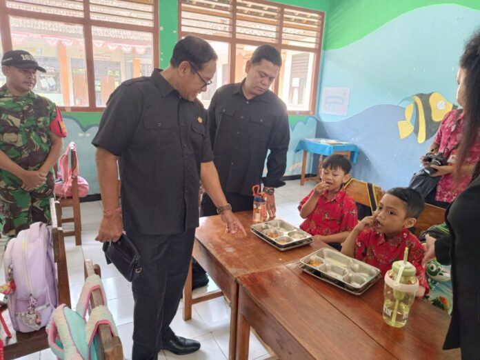 Komisi IV DPRD Tabanan Sidak MBG Penebel, Soroti Higienitas Dapur dan Menu Susu