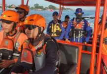 Nelayan Sanur Hilang di Perairan Nusa Penida, SAR Lakukan Pencarian Tim SAR melakukan pencarian nelayan Sanur yang hilang di perairan Nusa Penida Bali.