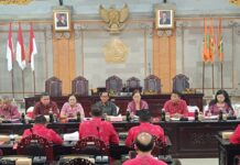Kekurangan 837 Guru di Tabanan, DPRD Dorong Solusi Nyata Rapat kerja Komisi IV DPRD Tabanan membahas kekurangan guru dan penanganan anak putus sekolah di Gedung DPRD Tabanan