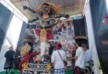 39 Nominasi Lolos Festival Ogoh-Ogoh Singasana III Tabanan Tim juri melakukan penilaian Lomba Ogoh-Ogoh Sekaa Teruna di Kantor Dinas Kebudayaan Kabupaten Tabanan.