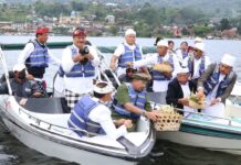 Wabup Dirga Hadiri Makerti Ayuning Danu di Ulun Danu Beratan Wakil Bupati Tabanan I Made Dirga menghadiri persembahyangan Makerti Ayuning Danu di Pura Ulun Danu Beratan