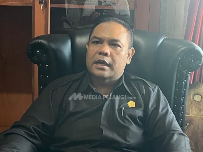 Wakil Ketua DPRD Kabupaten Tabanan I Made Asta Dharma menyoroti krisis obat di RSUD Tabanan dan mendesak evaluasi manajemen rumah sakit.