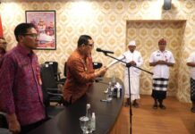 Bupati Tabanan Lantik 21 Pejabat, 3 JPT dan 18 Administrator-Pengawas Resmi Dirotasi Bupati Tabanan I Komang Gede Sanjaya melantik tiga pejabat JPT dan 18 pejabat administrator serta pengawas di lingkungan Pemkab Tabanan