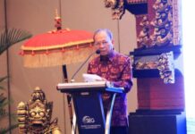 Koster Dorong Energi Berkelanjutan, Bali Siap Kembangkan Eksplorasi Lepas Pantai Gubernur Bali Wayan Koster saat memberikan sambutan dalam Simposium APEX 2026 di Hotel Padma Kuta