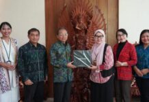 Koster Tekankan Layanan Kesehatan Merata hingga Puskesmas Gubernur Bali Wayan Koster bahas penguatan layanan kesehatan dan JKN di Bali