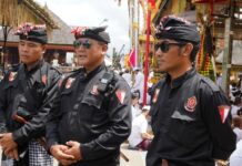 160 Pecalang Amankan Karya Ngusaba Kedasa di Batur Pecalang mengamankan pelaksanaan Karya Ngusaba Kedasa di Pura Ulun Danu Batur