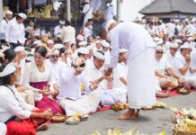 Hari Pertama IBTK Besakih 2026 Berjalan Lancar dan Khidmat Ribuan pemedek mengikuti puncak Karya IBTK 2026 di Pura Agung Besakih dengan tertib dan khidmat