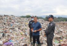 TPA Bengkala Overload, Wabup Buleleng Ajak Warga Pilah Sampah dari Rumah Wakil Bupati Buleleng meninjau kondisi TPA Bengkala yang mengalami overload