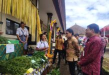 Giri Prasta Dorong SMKN 1 Petang Jadi Pionir Pencetak Petani Muda Unggul di Bali Wakil Gubernur Bali I Nyoman Giri Prasta mendorong SMKN 1 Petang menjadi pionir pencetak petani muda unggul dan penggerak pertanian organik Bali.