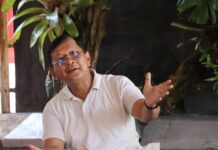 Bupati Sutjidra Ajak Mahasiswa Berkontribusi Bangun Buleleng Bupati Buleleng I Nyoman Sutjidra berdiskusi bersama mahasiswa di Bichito Cafe
