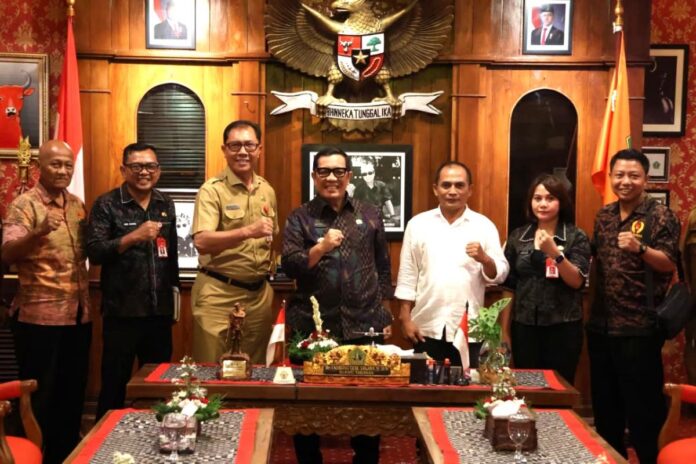 Bupati Tabanan menerima audiensi KONI terkait persiapan Porjar Bali 2026
