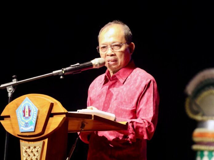 Gubernur Bali Wayan Koster memberikan arahan kepada pelaku Horeka terkait pengelolaan sampah berbasis sumber di Denpasar