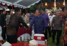Koster Tegaskan Bali Bangun Pariwisata Ramah Lingkungan Gubernur Bali Wayan Koster menghadiri gala dinner bersama FKPTPKI di Jayasabha Denpasar