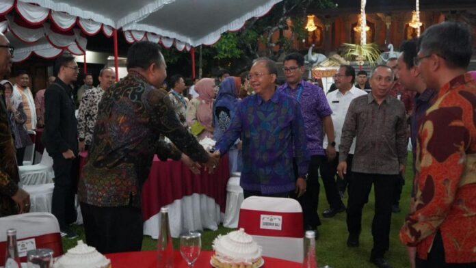 Gubernur Bali Wayan Koster menghadiri gala dinner bersama FKPTPKI di Jayasabha Denpasar