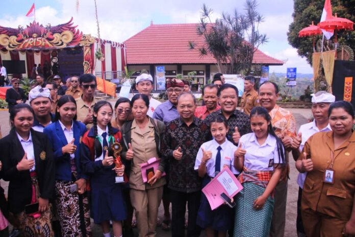 Gubernur Bali Wayan Koster saat menghadiri HUT ke-17 SMKN 3 Kintamani