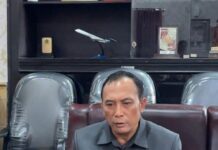 DPRD Tabanan Awasi Ketat Tindak Lanjut Rekomendasi LKPJ Bupati, E-Ticketing Jadi Sorotan Ketua DPRD Tabanan I Nyoman Arnawa memberikan keterangan usai rapat paripurna DPRD Tabanan