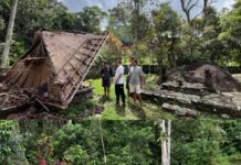 Ketua DPRD Tabanan Tinjau Kerusakan Pura Luhur Beji Pekerisan Pasca Cuaca Ekstrem Ketua DPRD Tabanan I Nyoman Arnawa meninjau kerusakan di Pura Luhur Beji Pekerisan