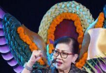 Putri Koster Soroti Dominasi Endek Troso di Bali, Dorong Perlindungan HAKI Perajin Lokal Ketua Dekranasda Bali Putri Koster menjadi pembicara dalam sosialisasi HAKI di Art Centre Denpasar