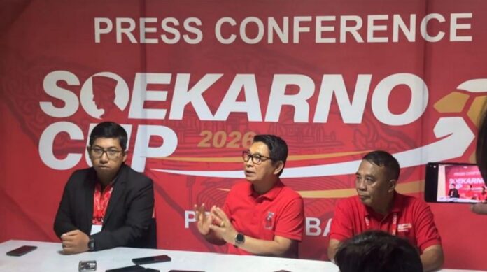 Ketua Panitia Soekarno Cup III, I Wayan Adi Arnawa memberi keterangan pers kepada awak media