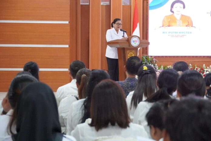 Putri Koster membuka kegiatan Bina Posyandu Angkatan IV Tahun 2026 di Bapelkesmas Provinsi Bali