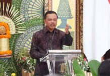 Koster Dorong Bank Indonesia Percepat Transformasi Ekonomi Bali Sekda Bali Dewa Made Indra membacakan sambutan Gubernur Bali saat pengukuhan Kepala Perwakilan BI Bali di Denpasar