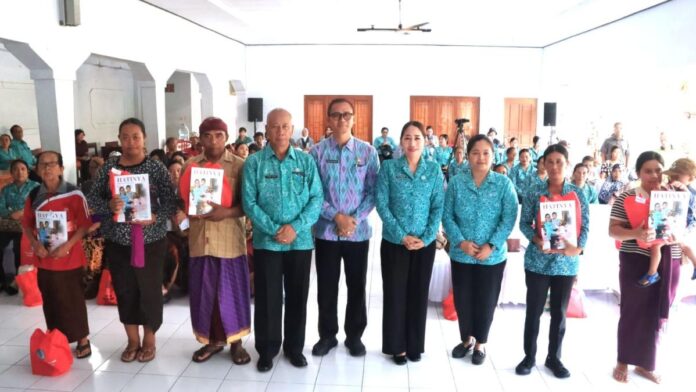 TP PKK Provinsi Bali menyalurkan bantuan sosial kepada warga di Kabupaten Jembrana dalam aksi sosial Bergerak dan Berbagi