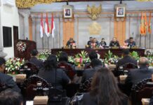 Paripurna DPRD Tabanan, Pemkab Janji Perbaiki Pelayanan dan Tata Kelola Wakil Bupati Tabanan I Made Dirga menghadiri rapat paripurna DPRD Tabanan terkait rekomendasi LKPJ Tahun Anggaran 2025