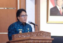 Wagub Giri Prasta Sampaikan Pendapat Akhir Gubernur Bali atas Perubahan Perda Pajak dan Retribusi Daerah Wakil Gubernur Bali I Nyoman Giri Prasta saat menyampaikan pendapat akhir Gubernur Bali dalam Rapat Paripurna DPRD Bali