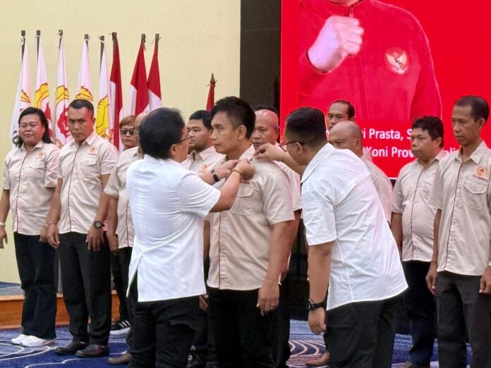 Wakil Gubernur Bali Nyoman Giri Prasta melantik pengurus KONI Jembrana masa bakti 2026-2030 di Gedung Kesenian Dr Ir Soekarno Negara.