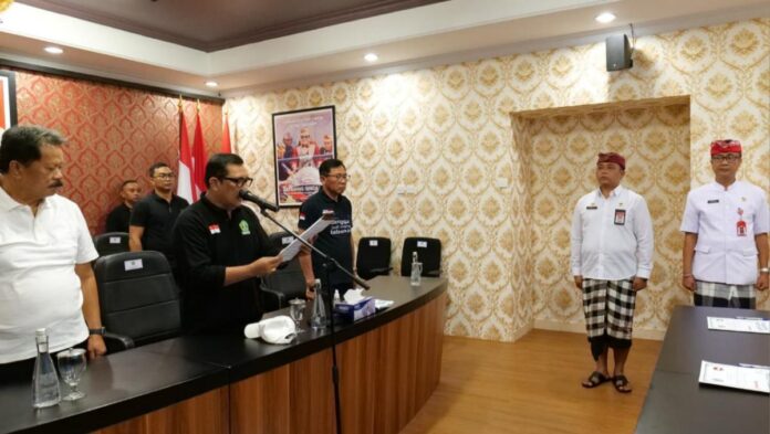 Bupati Tabanan I Komang Gede Sanjaya melantik dan mengambil sumpah jabatan 14 pejabat di lingkungan Pemerintah Kabupaten Tabanan di Tabanan Convention Center