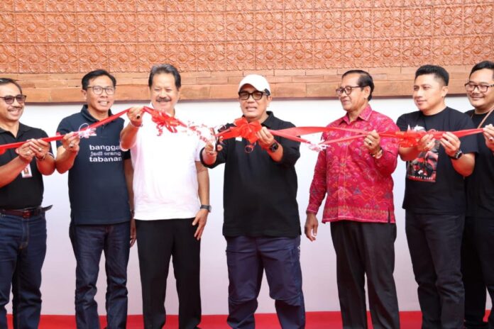 Bupati Tabanan I Komang Gede Sanjaya meresmikan Gedung Instalasi Pemulasaran Jenazah RSUD Tabanan