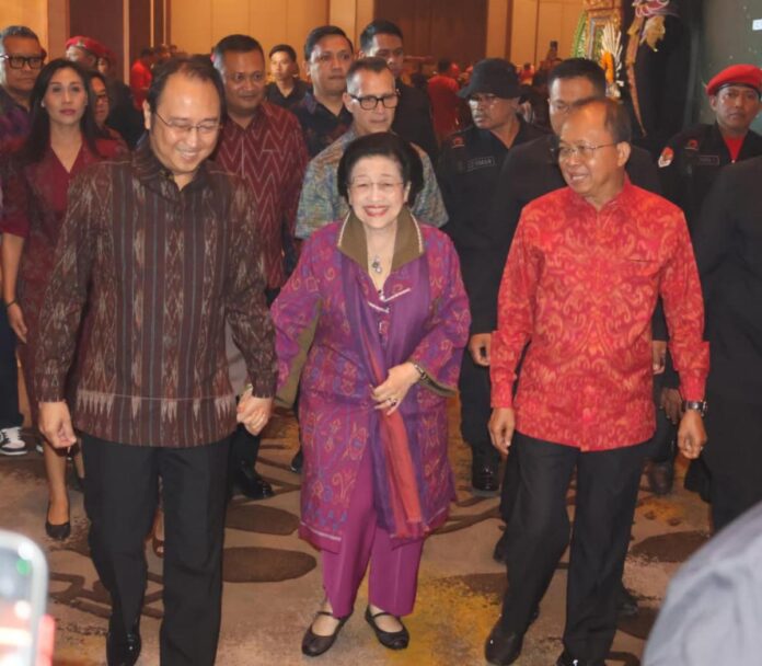 Gubernur Bali Wayan Koster bersama Megawati Soekarnoputri menghadiri penutupan Bulan Bung Karno 2026 di Bali Beach Convention Center Sanur