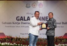 Koster dan BPK RI Perkuat Sinergi Tata Kelola Keuangan Wujudkan One Island One Management Gubernur Bali Wayan Koster bersama Pimpinan I BPK RI Nyoman Adhi Suryadnyana saat Gala Dinner Pemeriksaan Tahun 2026