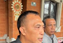 Ketua DPRD Tabanan Pastikan Sekwan Segera Dilantik, Arnawa Intensif Koordinasi dengan Bupati Sanjaya Ketua DPRD Tabanan I Nyoman Arnawa memberikan keterangan terkait rencana pelantikan Sekretaris DPRD setelah berkoordinasi dengan Bupati Tabanan I Komang Gede Sanjaya.