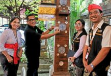Sensus Ekonomi 2026 Dimulai, Bupati Sanjaya Jadi Responden Pertama di Tabanan Petugas BPS Kabupaten Tabanan melakukan pendataan perdana Sensus Ekonomi 2026 kepada Bupati Tabanan I Komang Gede Sanjaya