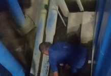 900 Warga Tabanan Tinggalkan Sumur Bor, Beralih ke Air PDAM Petugas Perumda Tirta Amerta Buana memeriksa jaringan perpipaan dan instalasi distribusi air bersih guna menjaga kualitas layanan serta menjamin ketersediaan pasokan air bagi pelanggan di Kabupaten Tabanan.