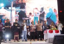 Karangasem Festival 2026 Putar Ekonomi Rp1,445 Miliar, UMKM dan Kuliner Panen Cuan Wakil Gubernur Bali Nyoman Giri Prasta menutup Karangasem Festival 2026 yang mencatat transaksi UMKM dan kuliner mencapai Rp1,445 miliar