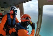 Pencarian Nelayan Hilang di Pantai Lebih Gianyar Hari Ketiga, Basarnas Kerahkan Helikopter Bell 412 Helikopter Bell 412 Basarnas dan Tim SAR gabungan melakukan pencarian nelayan hilang di perairan Pantai Lebih Gianyar Bali.